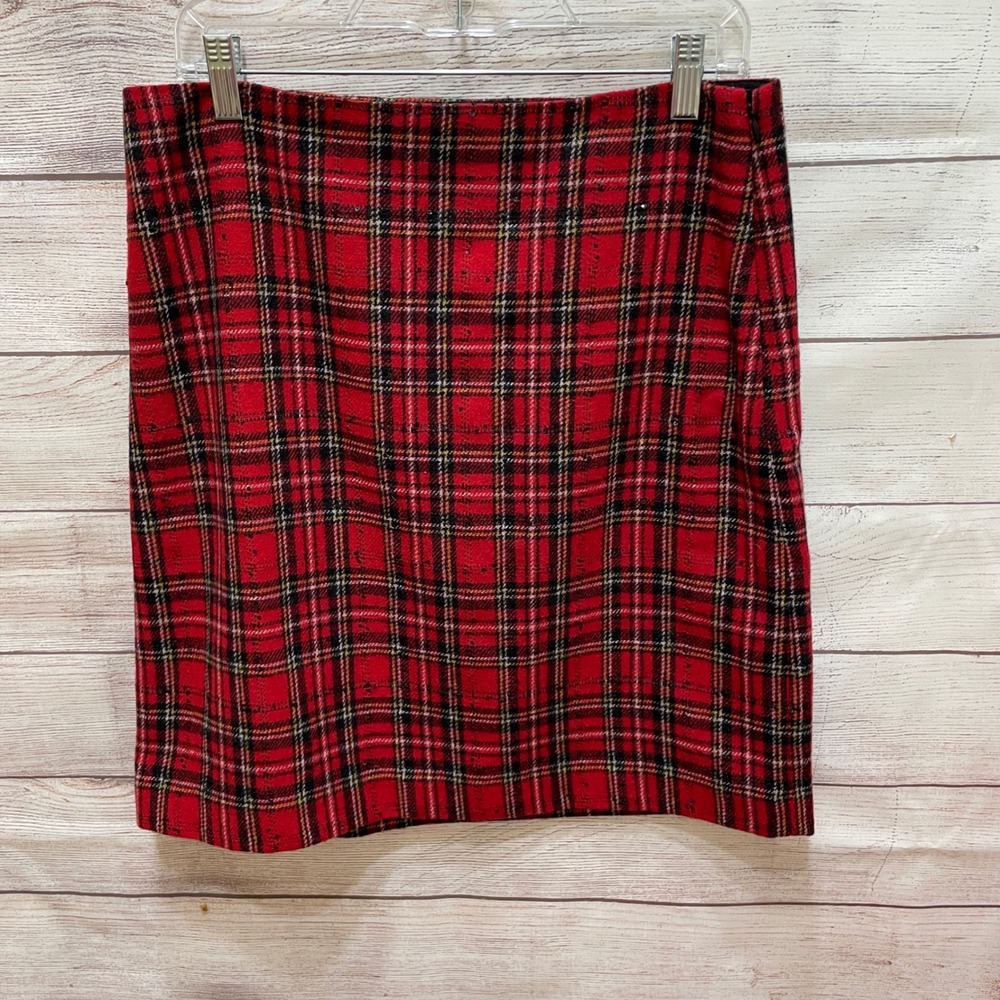 TALBOTS WOOL BLEND PENCIL SKIRT IN RED PLAID